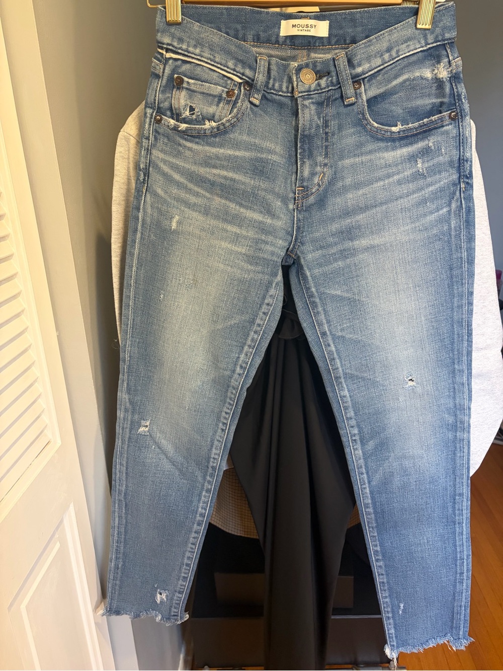 Moussy Light Blue Cropped Distressed Jeans - Picture 6 of 12